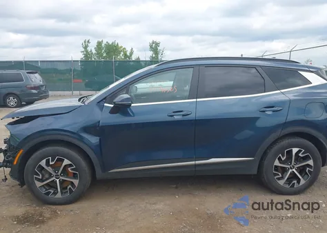 2023 Kia Sportage Hybrid Ex z USA, uszkodzony, nr VIN KNDPVCAG9P7014137